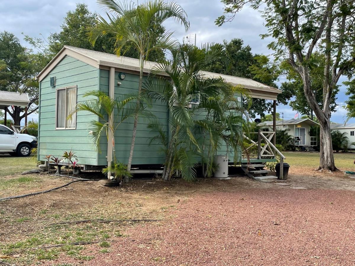 Hotel Big4 Aussie Outback Oasis Holiday Park Charters Towers Exterior foto